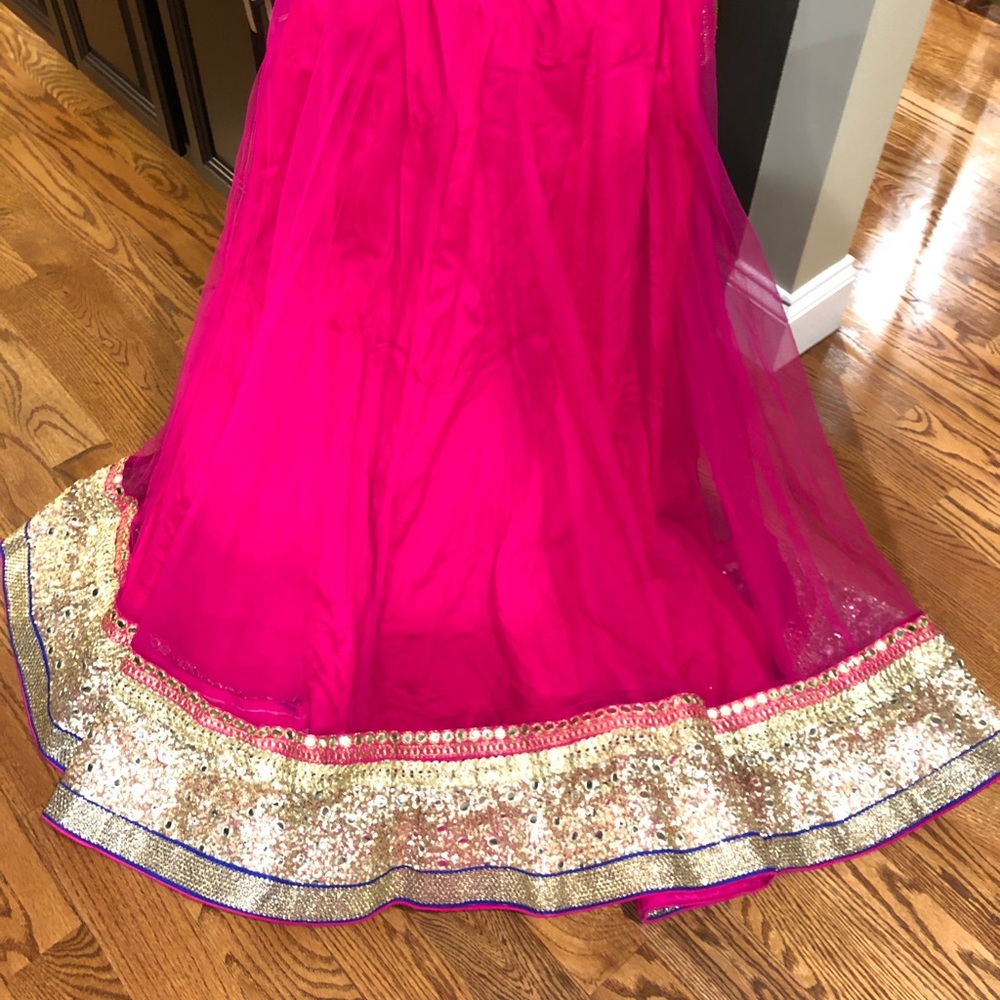 Designer lengha - Picture 3 of 8
